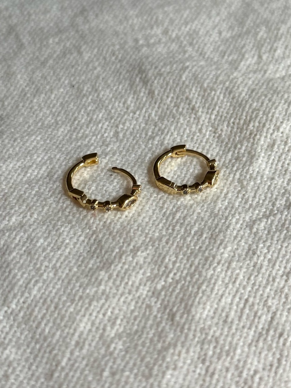NEW! Dainty Gold Plated Hoop Earrings with Clear CZ Stones - Women Jewelry - Picture 4 of 4